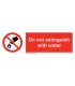 8563 Do not extinguish with water + symbol